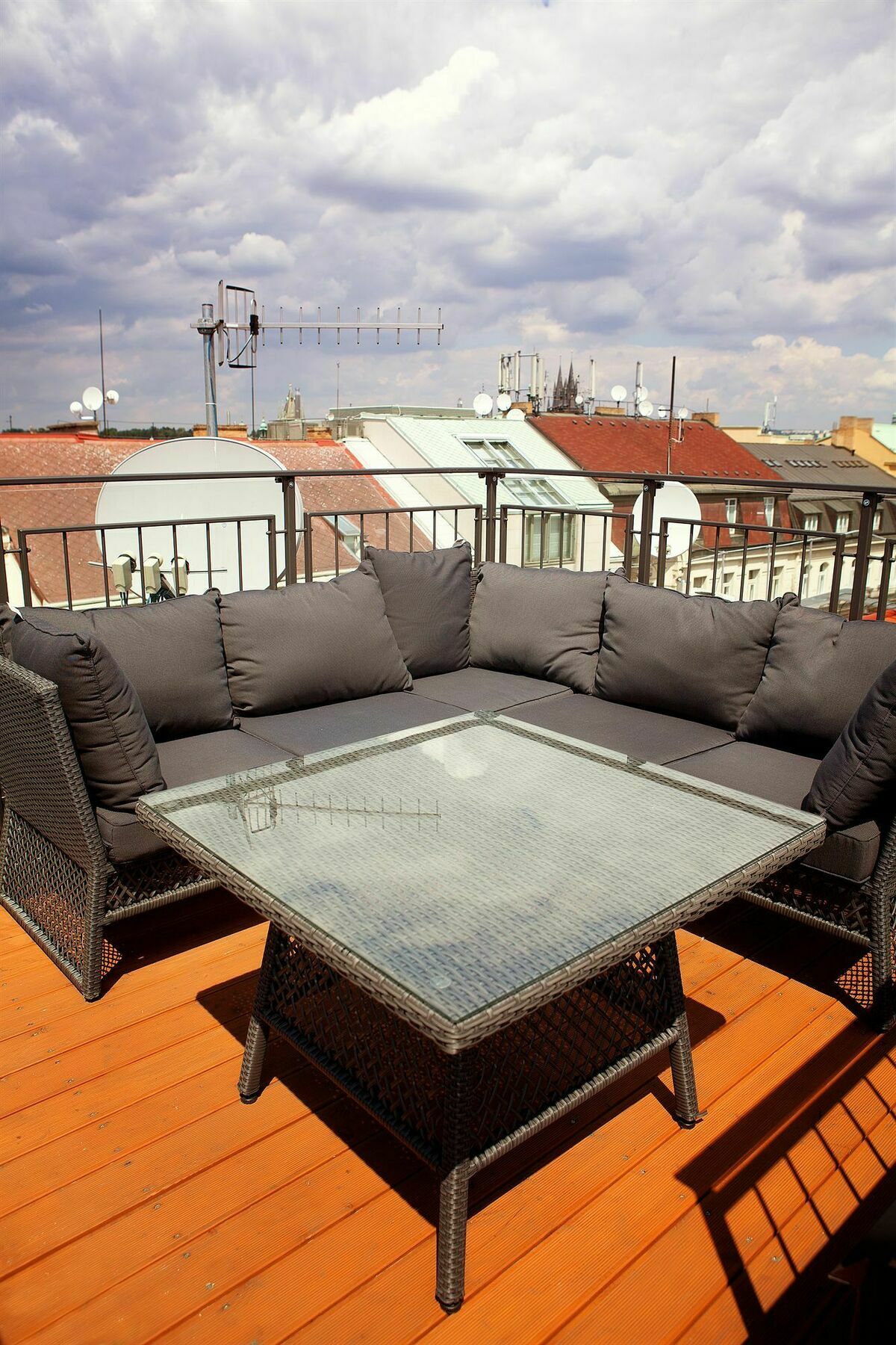 Jungmann 4* Praga